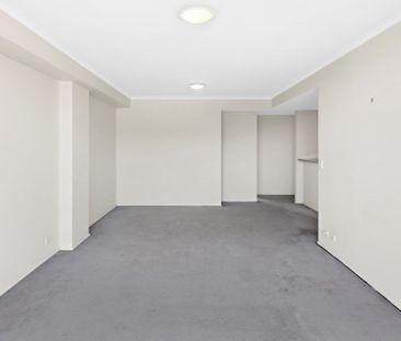 2 Bedroom Apartment in the Heart of North Sydney - Photo 5