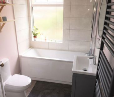 2 bedroom terraced house to rent - Photo 4