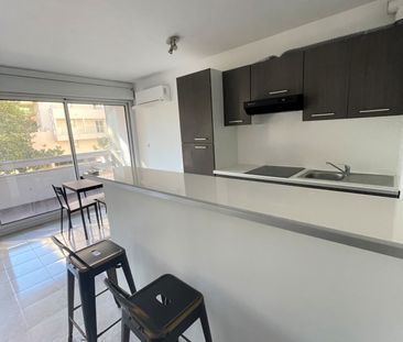 Location Appartement 1 pièce 32m² MARSEILLE 8ème - Photo 4