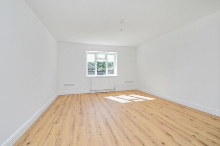 3 bedroom apartment to rent - Photo 3
