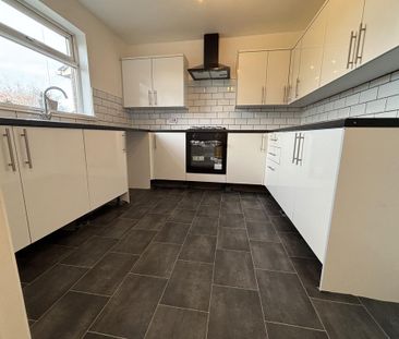 3 bedroom terraced house to rent - Photo 4