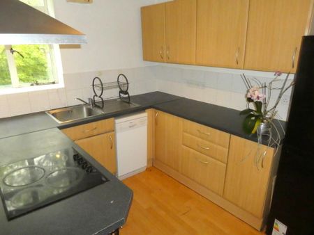 2 bedroom apartment to rent - Photo 4