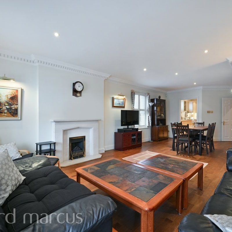 Clearwater Place, Surbiton, Long Ditton - Photo 1