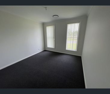 18 Kurrajong Cres, Tahmoor, NSW 2573 - Photo 2
