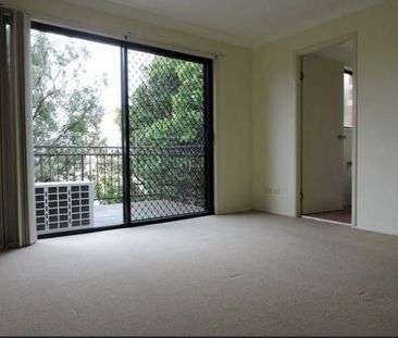 2 bedroom Townhouse - Perfect Position - Photo 1