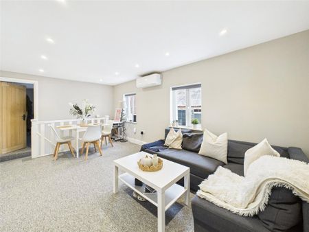 3 bedroom terraced house to rent - Photo 2