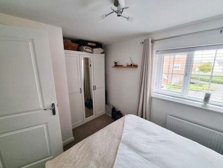 Coach House to rent on - Photo 5