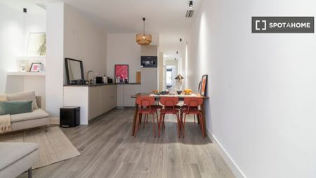 3 room luxury Apartment for rent in Valencia - Photo 3