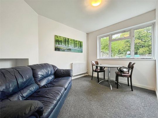 Beechtree Avenue, Englefield Green, Egham, Surrey, TW20 0SR - Photo 1