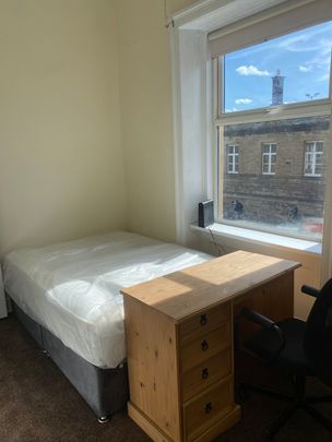 72 Fitzwilliam Street, Huddersfield, HD1 - Photo 1