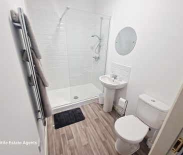 1 bedroom in a house share to rent - Photo 4