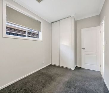 27 Harbour View Tce, Victor Harbor SA 5211 - House For Rent | Domain - Photo 4