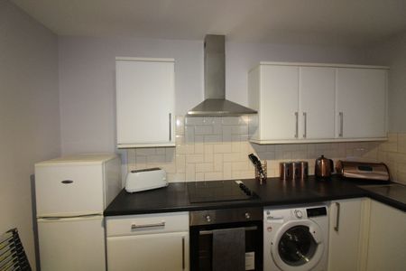 Flat, Geoffrey Street, Preston - Photo 2