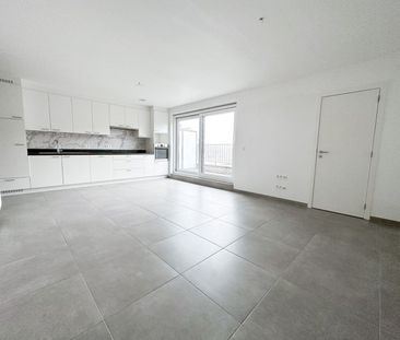 Ruim 2slpk appartement in het centrum van Waarschoot - Photo 3