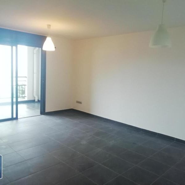 Location Appartement 3 pièces 61m² ST PIERRE 97410 - Photo 1