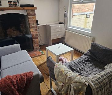 4 bedroom property to rent - Photo 1