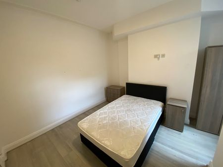 Room in a Shared House, Ampthill Road, L17 - Photo 4