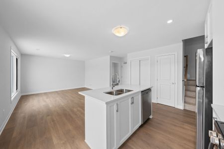 For Lease - 1227 Creekway Private, Kanata, Ontario - Photo 4