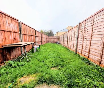 2 Bed Flat, Durnsford Road, SW19 - Photo 6