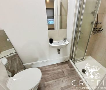 Princes Road, Romford, RM1 - Photo 2