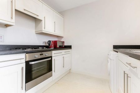 1 bedroom ground floor flat to rent - Photo 4