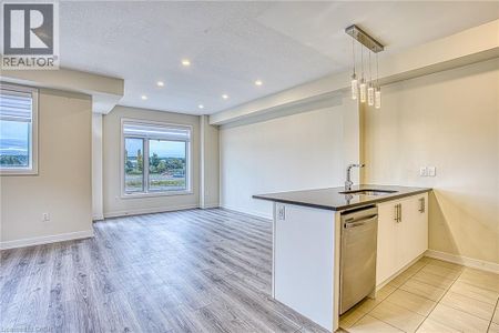 590 NORTH SERVICE Road Unit# 52, Stoney Creek, Ontario, L8E0K5 - Photo 4