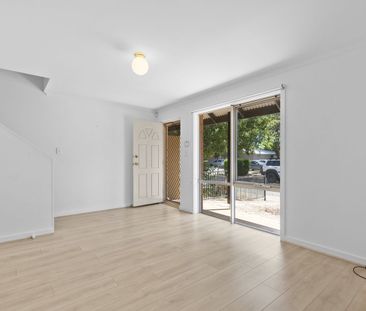 Stylish Townhouse In This Sought After Location!! - Photo 4