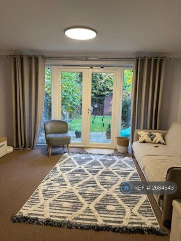 3 bedroom terraced house to rent - Photo 3