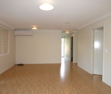 Solar Panels & Air Con - Photo 6