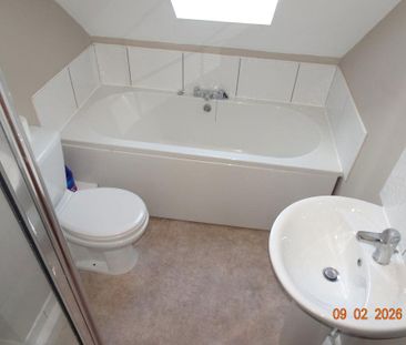 3 bedroom apartment to rent - Photo 5