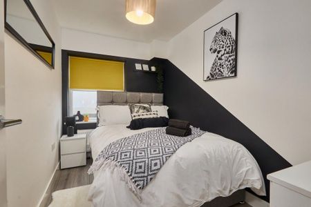 3 bedroom terraced house to rent - Photo 3