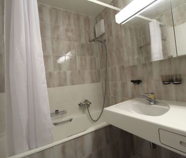 Spacious 3.5-room apartment refurbished with lake view - Foto 4