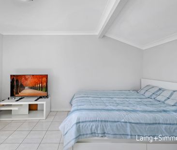 Neat and modern two-bedroom townhouse - Photo 1