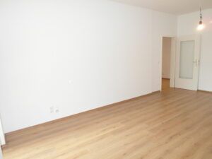 Schillerstr. 34, Wohnung 1 ~~~ Balkon, sep. Gartenanteil, Tageslichtbad mit Wanne und Dusche, Gäste-WC, Abstellraum, Abstellraum im Treppenhaus, Keller - Foto 4