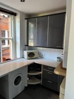 Room in a Shared Flat, Beaumont Avenue, W14 - Photo 5