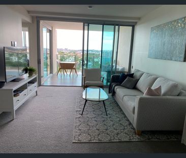 Fully Furnished 2 Bedroom Unit! Central Location! - Photo 1
