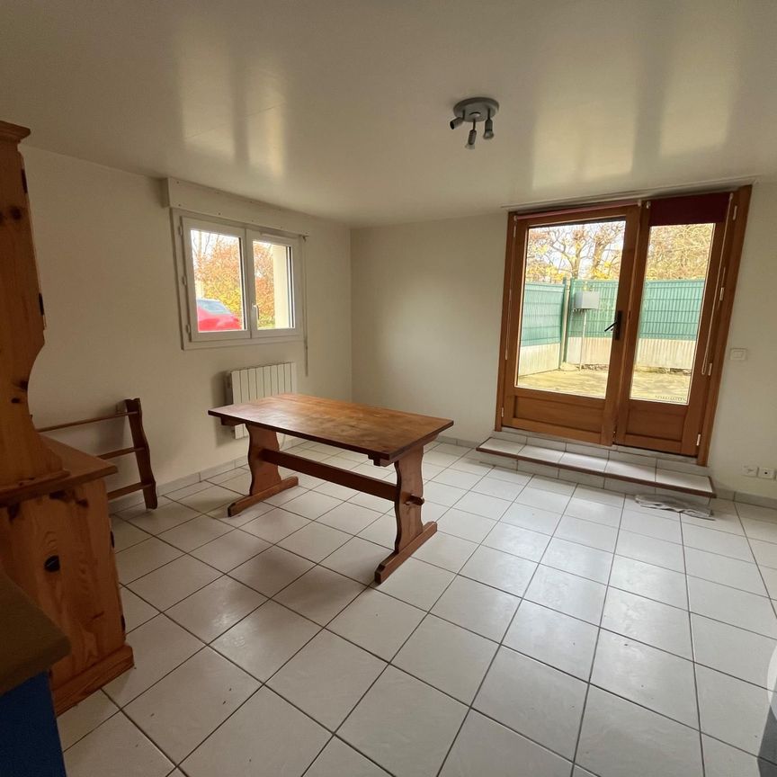 Location Maison 2 pièces 35m² ST PLANCHERS 50400 - Photo 1
