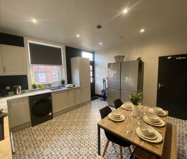 Warrels Place (Room 5), Bramley, Leeds - Photo 1