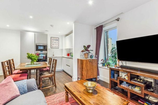 Gaumont Place - Photo 1