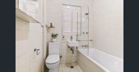 Neat & Tidy 2-Bedroom Unit in Kensington - Photo 5