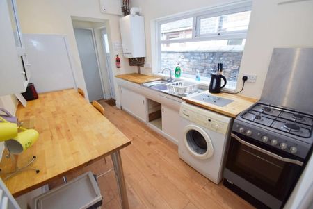 4 bedroom house share to rent - Photo 4