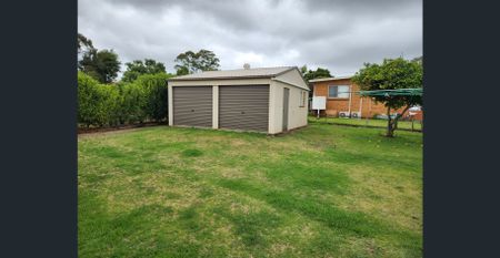 3 bedroom, 3 garage - Great location ! - Photo 4