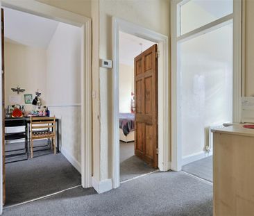 3 bedroom Flat to rent in Beaconsfield Street, Arthurs Hill, Newcas... - Photo 2