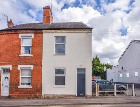 2 bedroom terraced house - Photo 2