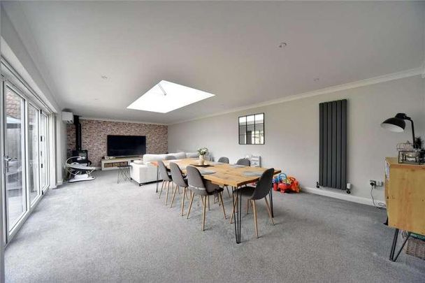 Hawthorn Walk, Beck Row, Bury St. Edmunds, Suffolk, IP28 - Photo 1