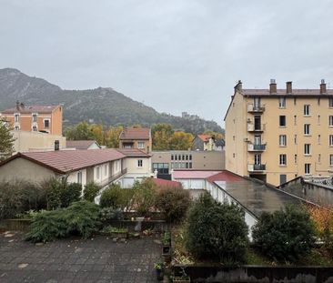 Location Appartement 1 pièce 33m² GRENOBLE 38000 - Photo 1