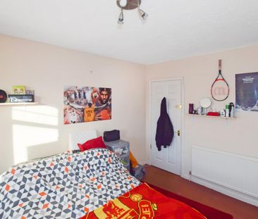 4 bedroom House To Let - Photo 6