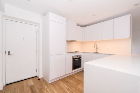 240 Oriole Parkway - Photo 5