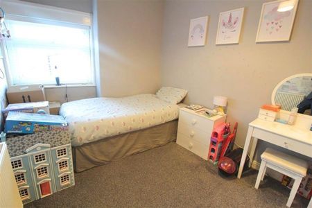 3 Bedroom Semi Detached To Let - Photo 3