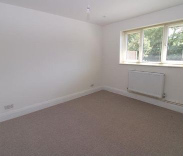 3 bedroom detached bungalow to rent - Photo 5